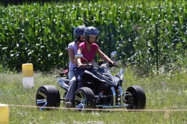  ULM 休闲航班的四轮 